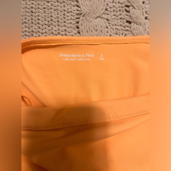 Abercrombie & Fitch Cropped Halter Orange Top - size small - Picture 3 of 3
